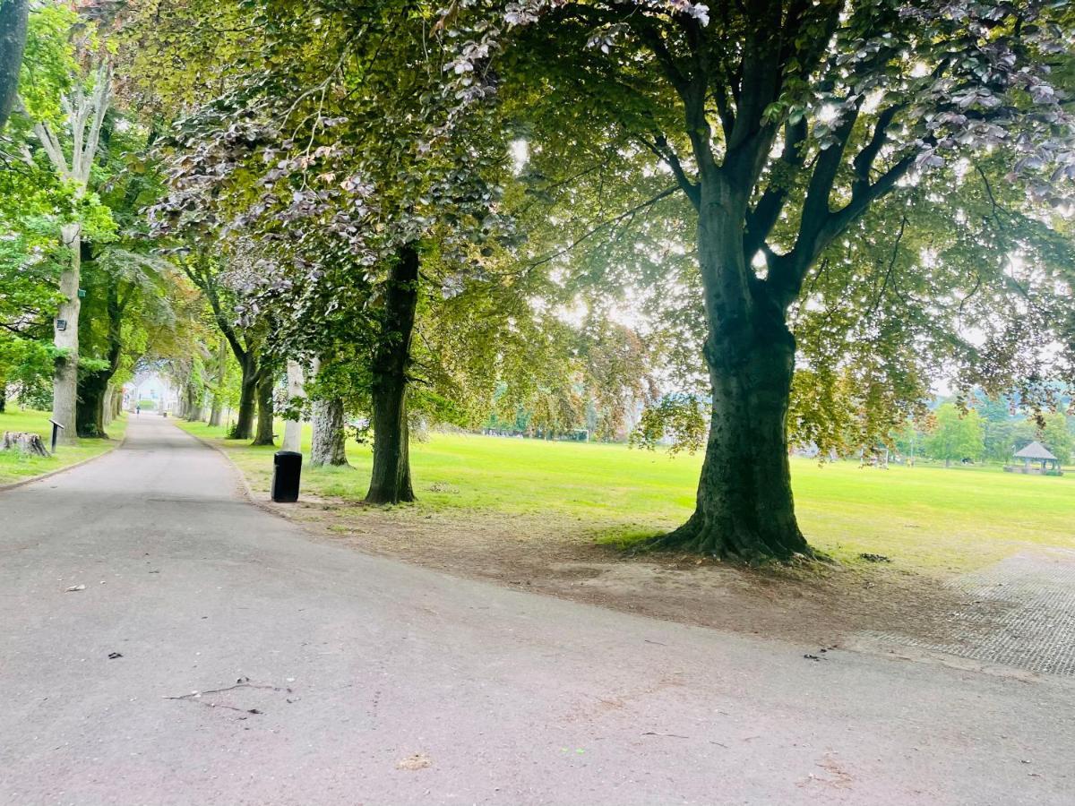 Tanglewood House Abergavenny With Private Parking Villa Luaran gambar
