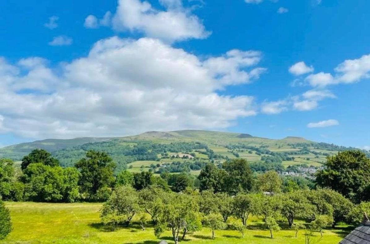 Tanglewood House Abergavenny With Private Parking Villa Luaran gambar